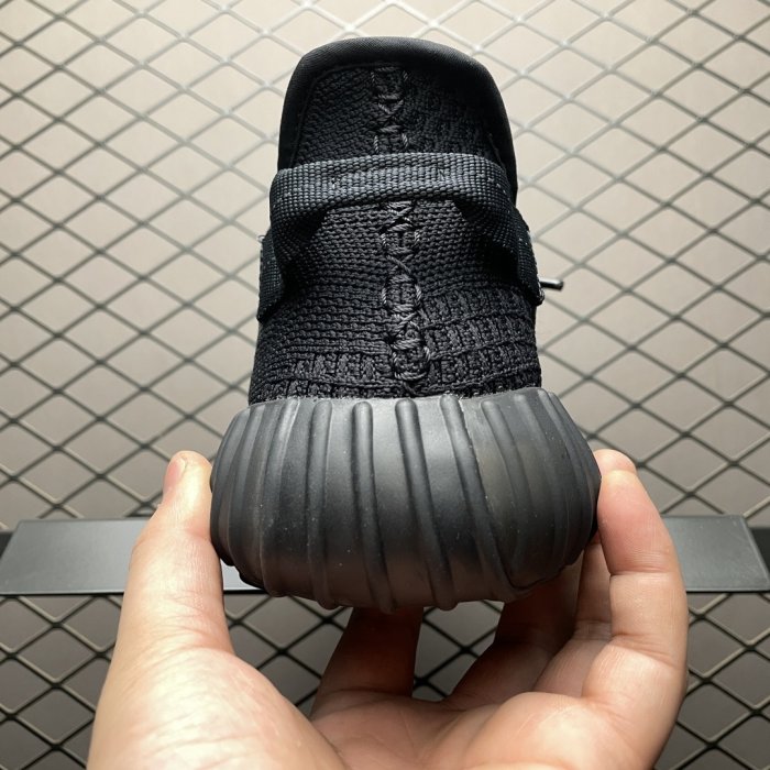 Кроссовки Yeezy Boost 350V2 фото 2