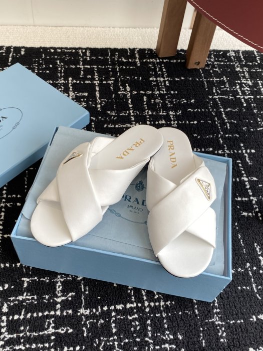 Шлепанцы фото 5