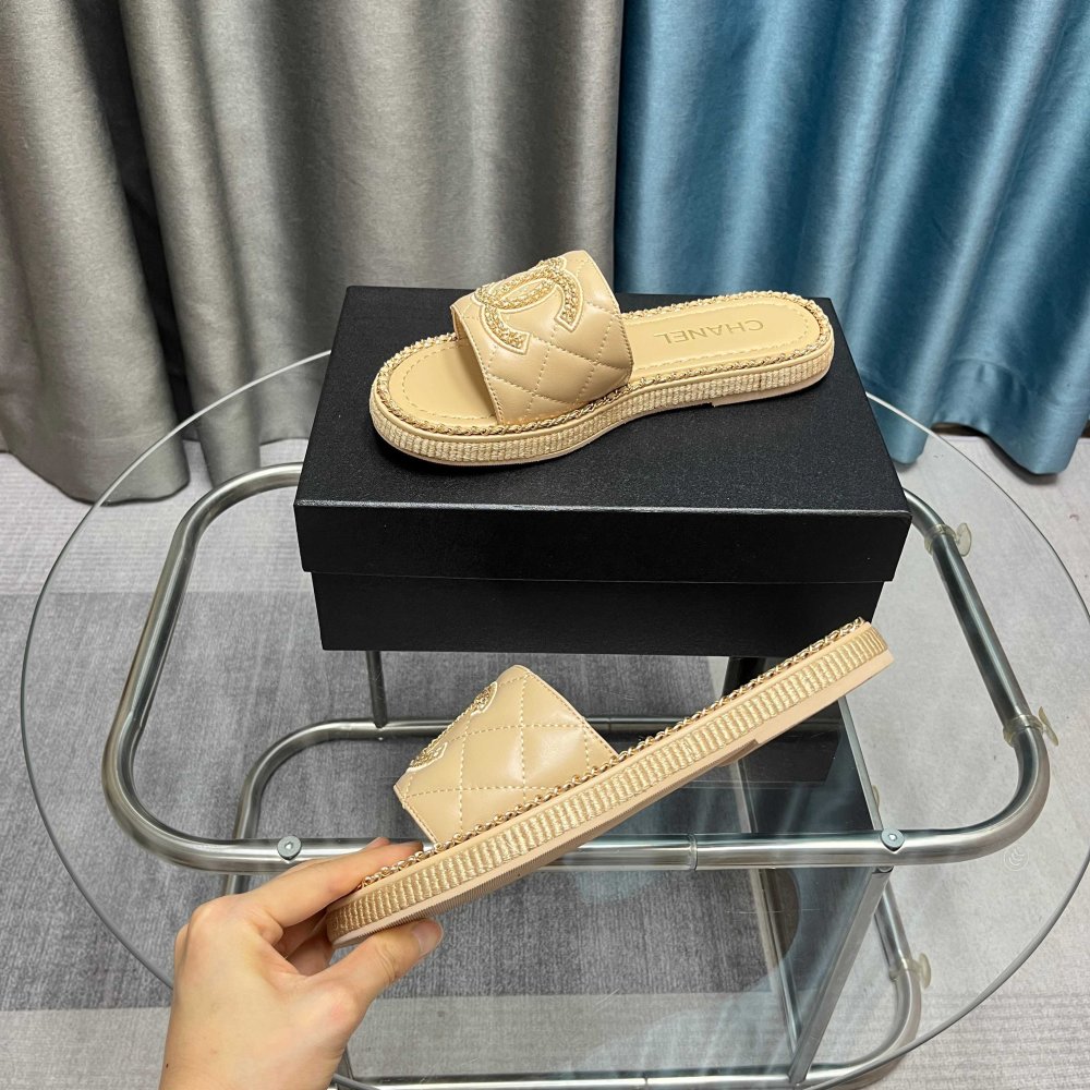 Шлепанцы женские фото 8