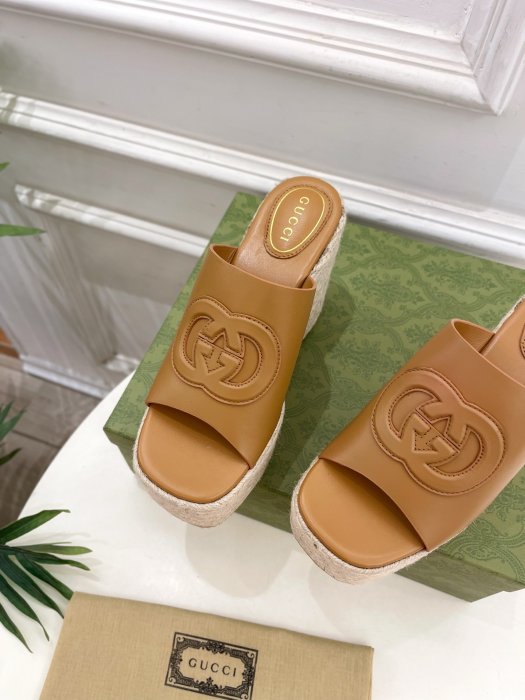 Босоножки фото 7