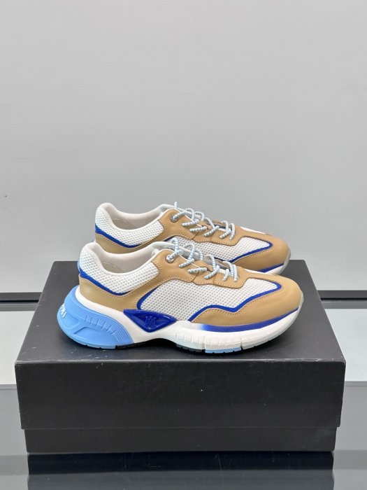 Кросівки чоловічі