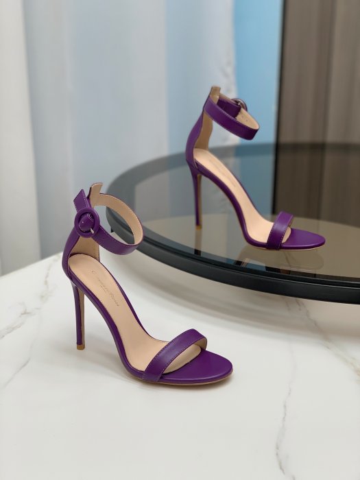 Босоножки фото 9