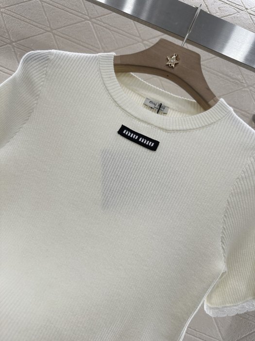 T-shirt women's фото 7