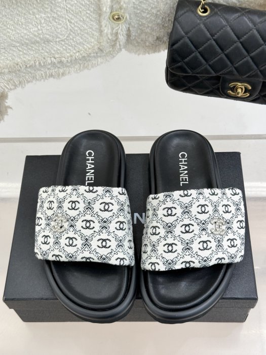 Шлепанцы фото 4