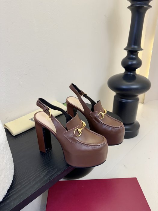 Босоножки фото 2