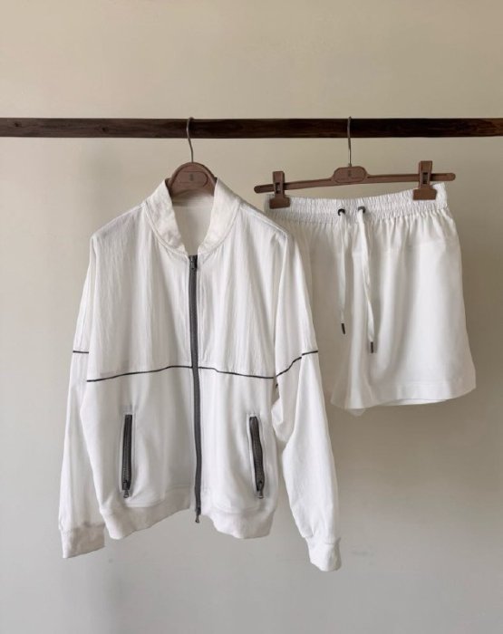 Костюм женский