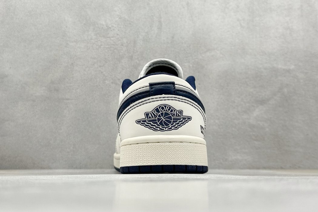 Кроссовки Air Jordan 1 Low x Supreme фото 6