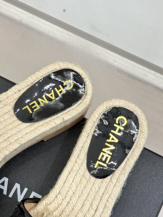 Шлепанцы женские фото 8