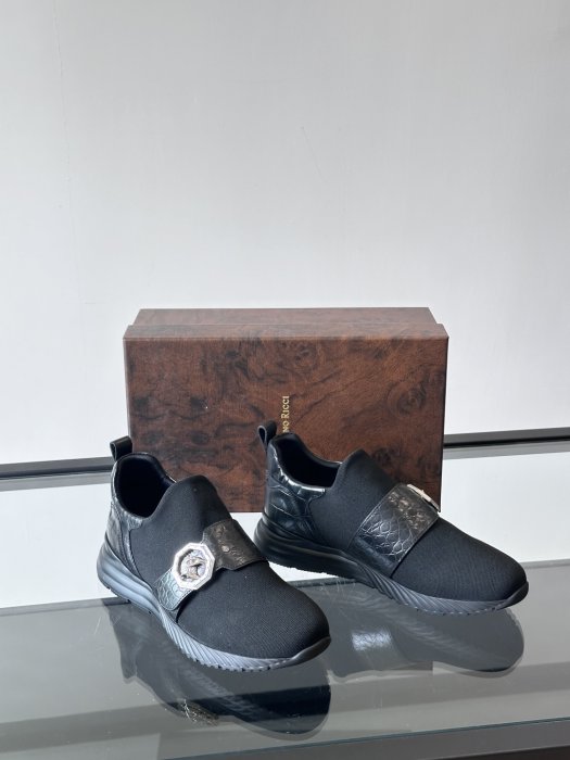 Кросівки фото 5