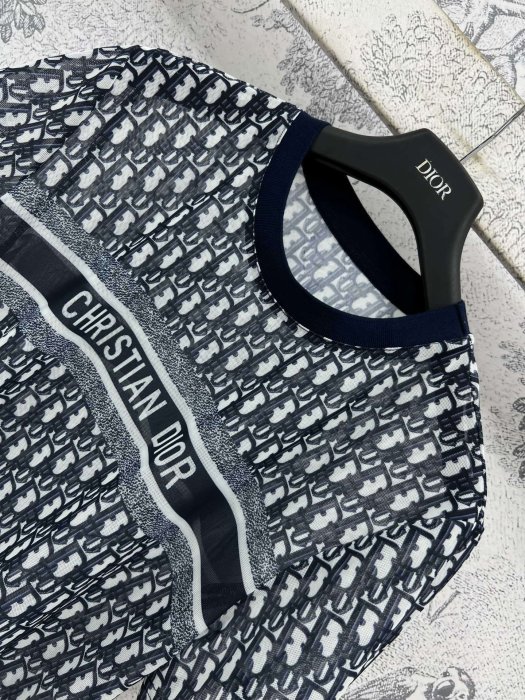 Футболка женская фото 2