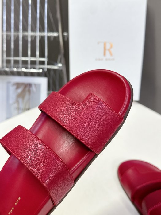 Шлепанцы фото 8