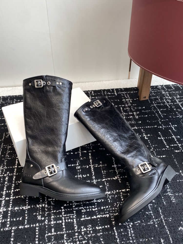 Сапоги женские фото 4