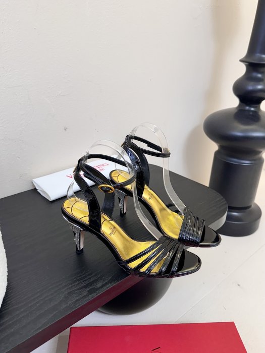 Босоножки фото 2