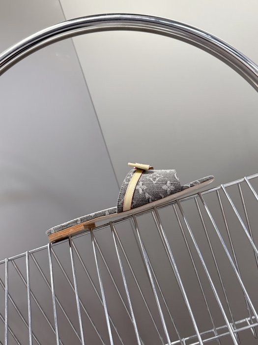 Шлепанцы фото 5