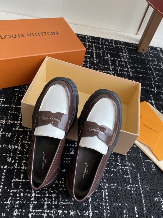 Туфли женские фото 3