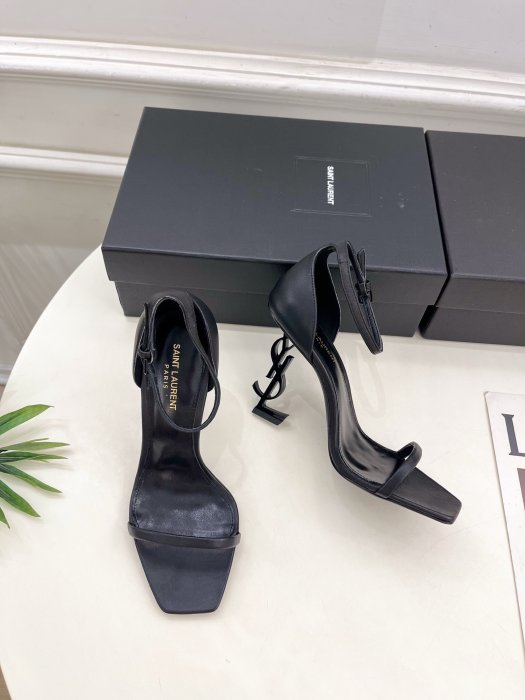 Босоножки фото 5