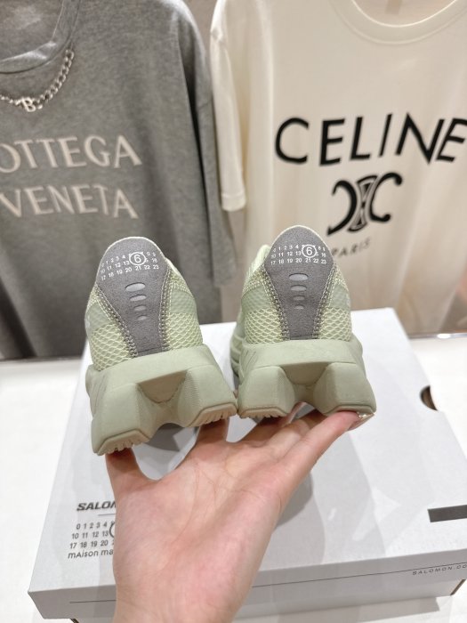 Кросівки фото 8