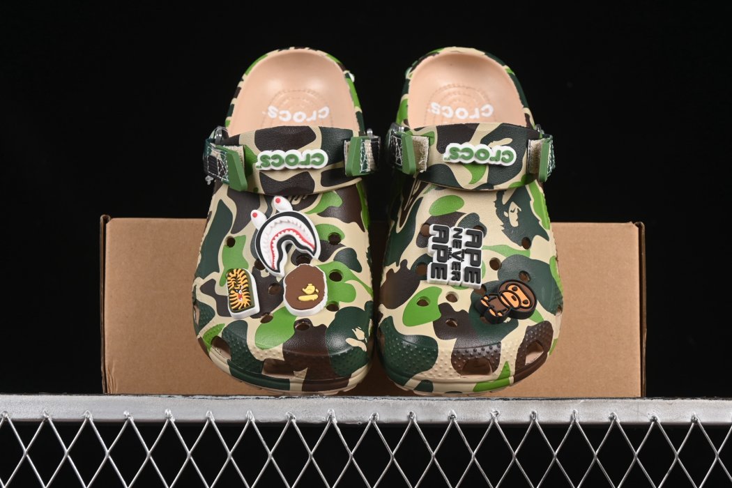 Кроксы Bape x Crocs Classic Clog фото 4