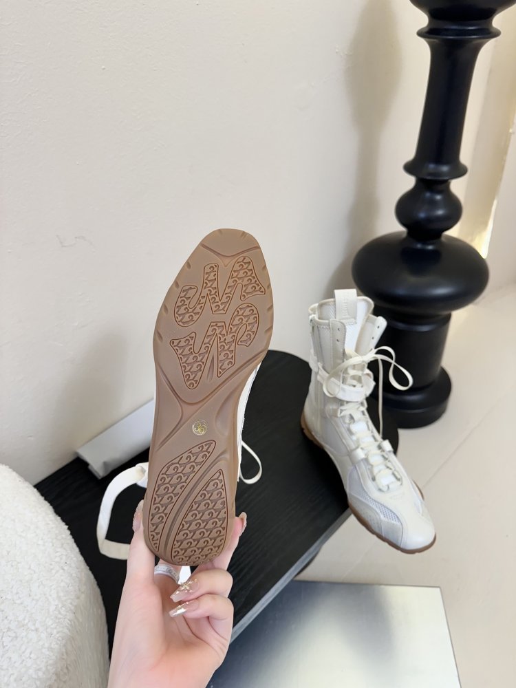 Boots women's фото 9