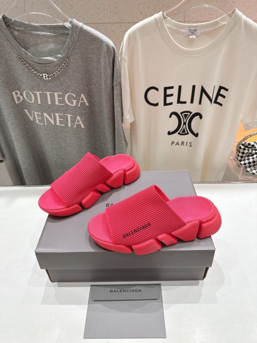 Шлепанцы женские фото 3