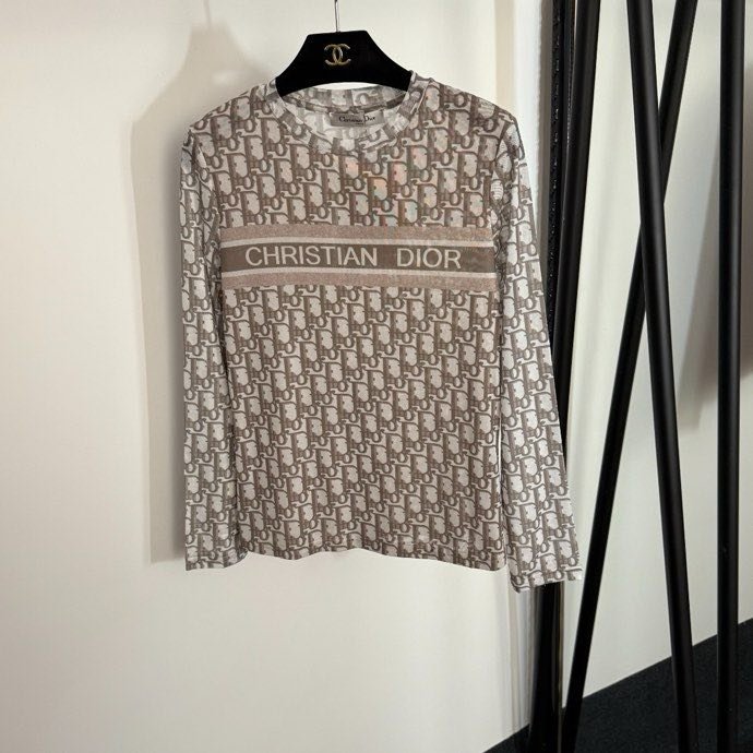 T-shirt women's фото 9