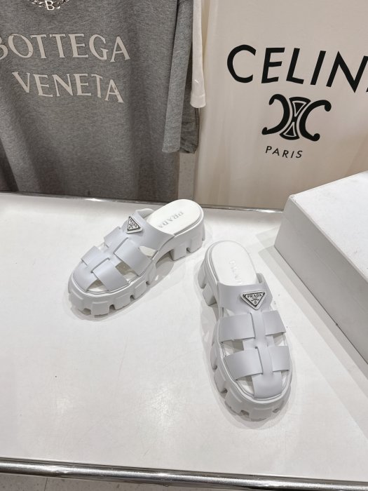 Шлепанцы фото 2