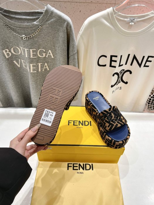 Шльопанці фото 9