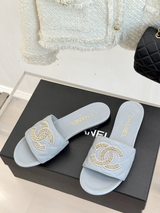 Шлепанцы женские фото 2