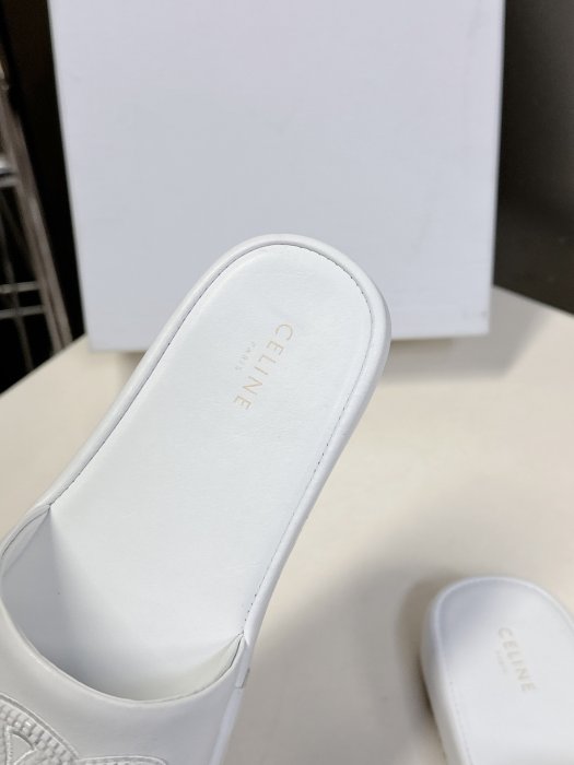 Шлепанцы женские фото 8