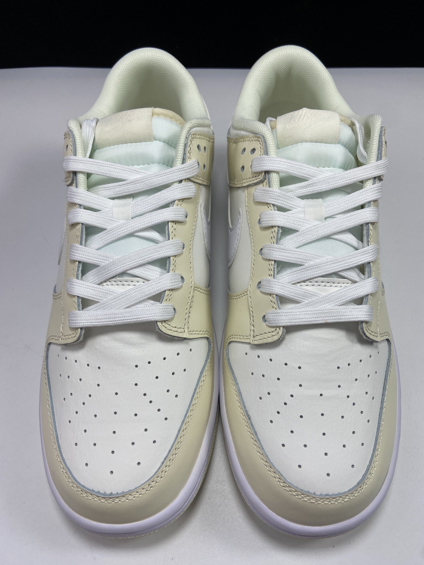 Sneakers Dunk Low Coconut Milk - DJ6188-100 фото 4