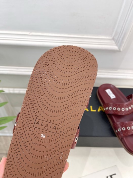 Шлепанцы женские фото 9