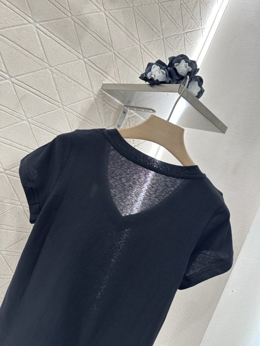 T-shirt women's фото 4