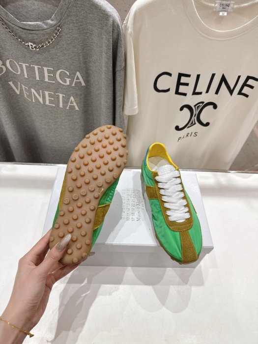 Кросівки фото 9