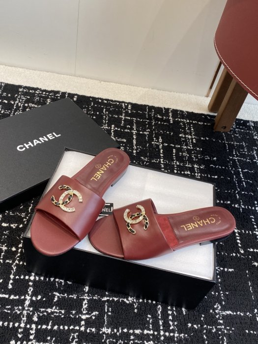 Шльопанці жіночі фото 3