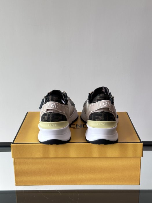 Кросівки чоловічі фото 7