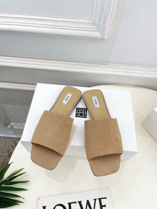 Шльопанці жіночі