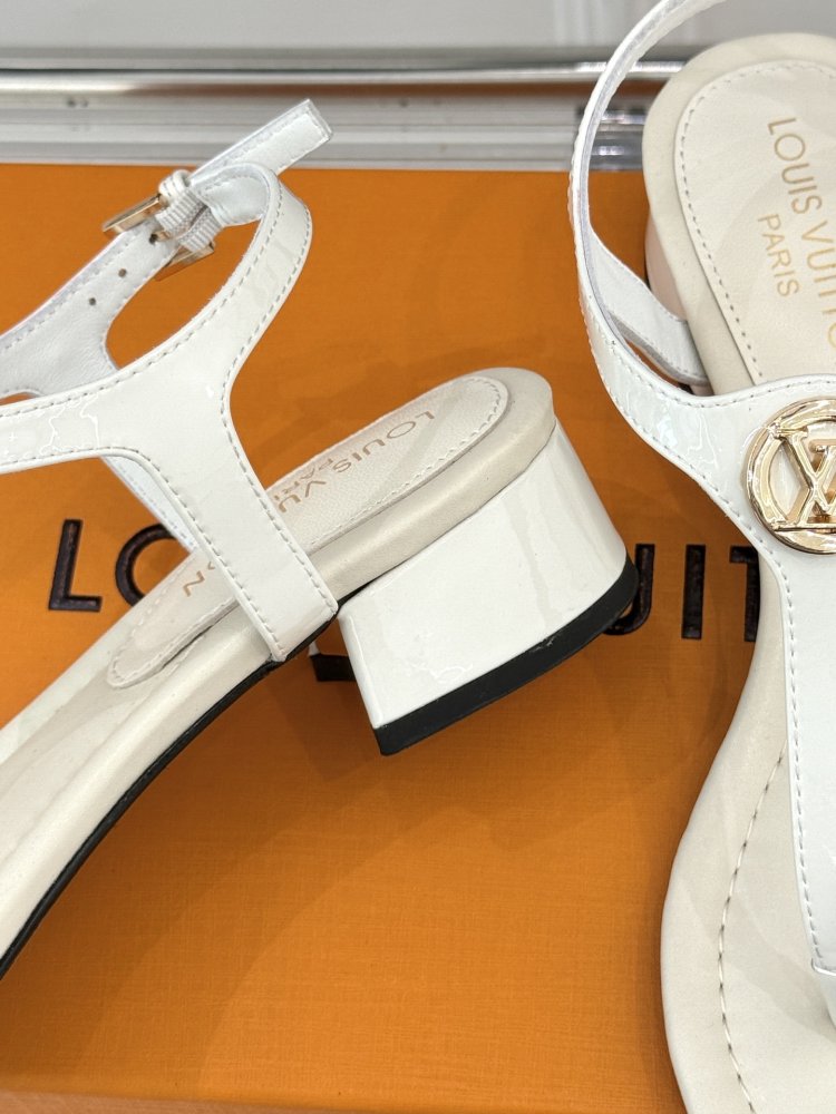 Босоножки фото 6