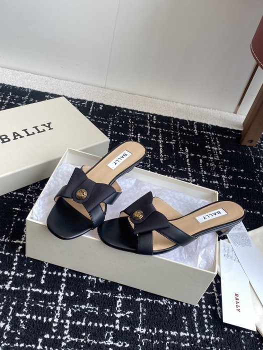 Босоніжки фото 3