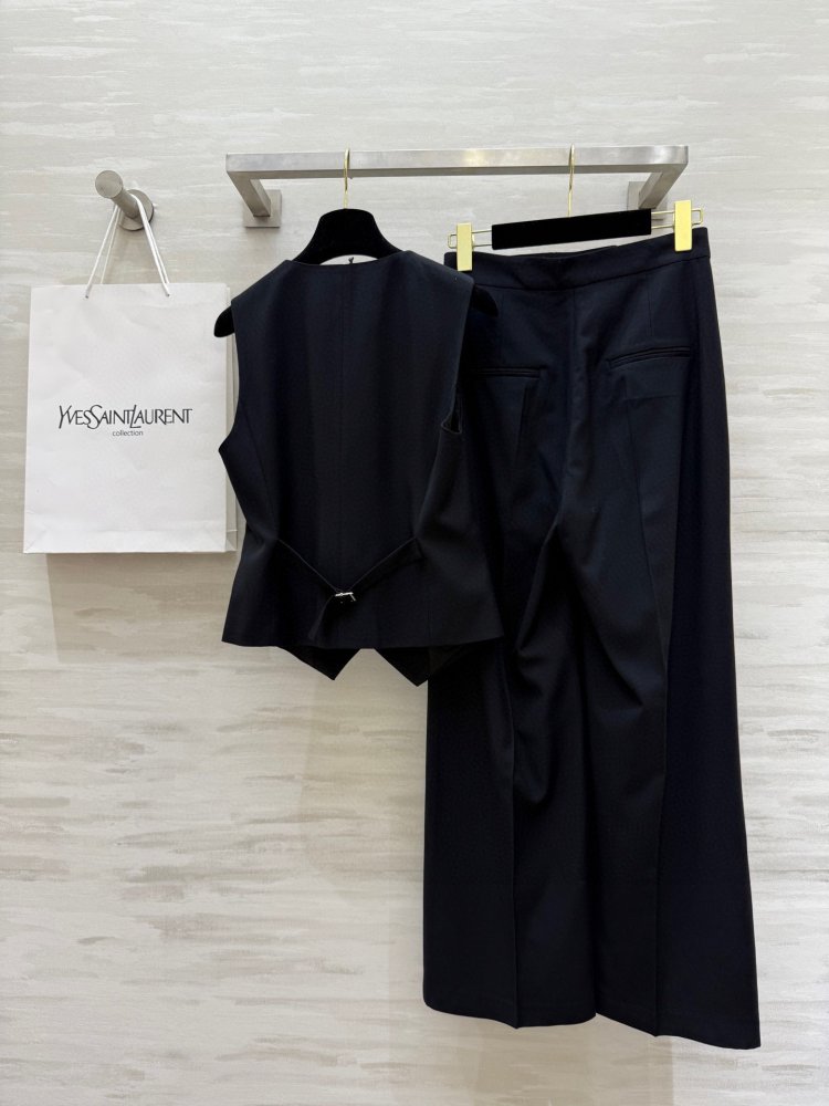 Костюм вовняний жіночий фото 7