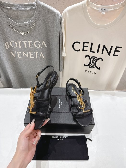 Босоножки фото 4