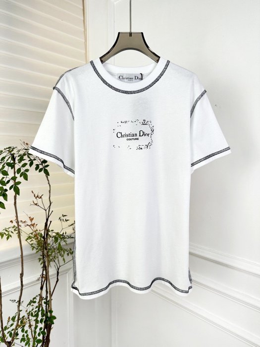 T-shirt women's