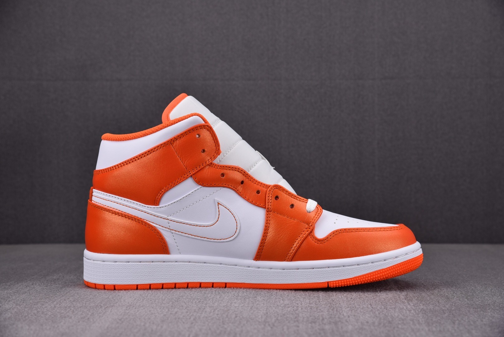 Кроссовки Air Jordan 1 Mid SE White/Orange DM3531-800 фото 2