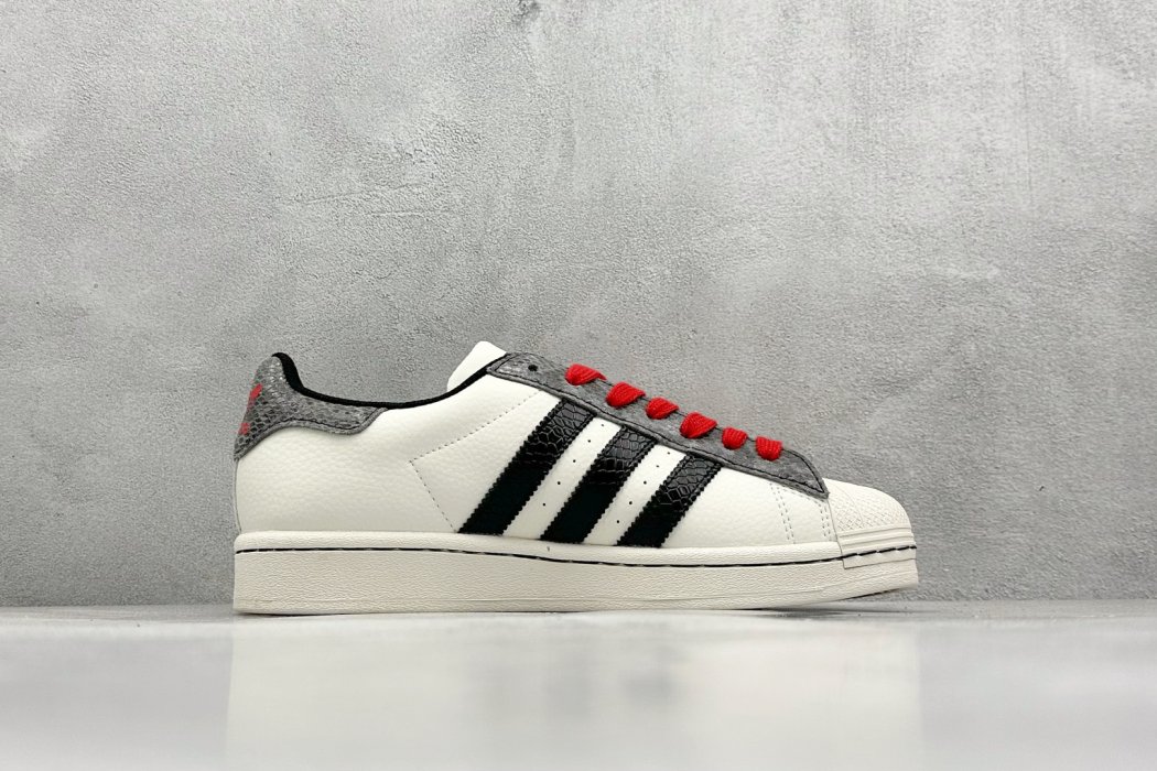 Sneakers  Originals Superstar x GUCCI фото 2