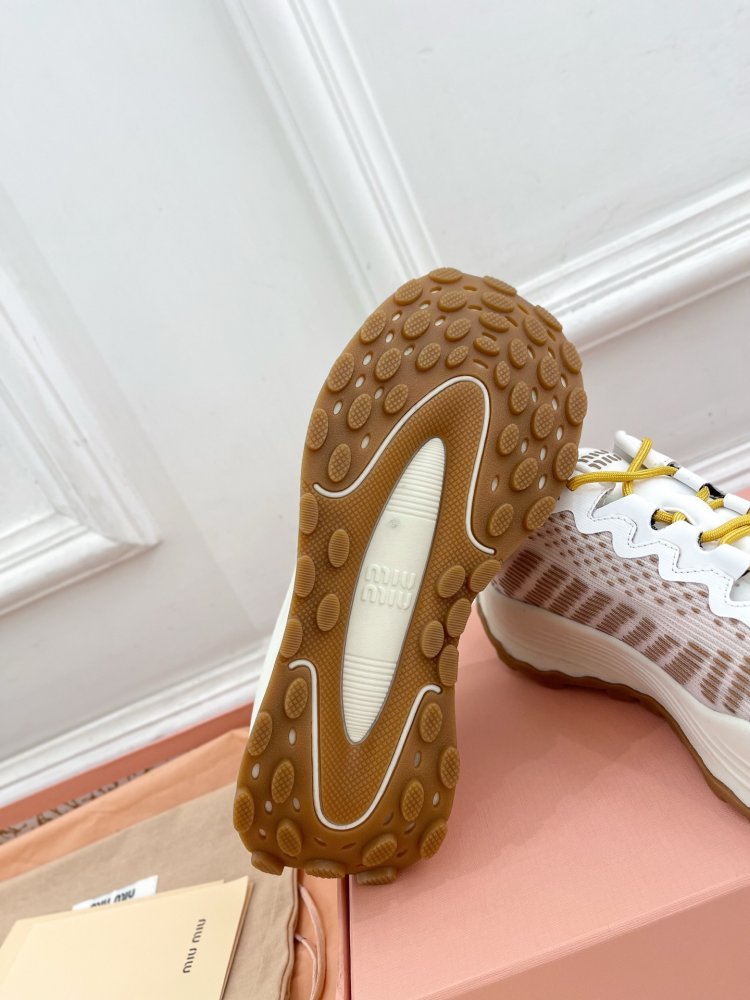 Кроссовки женские фото 9