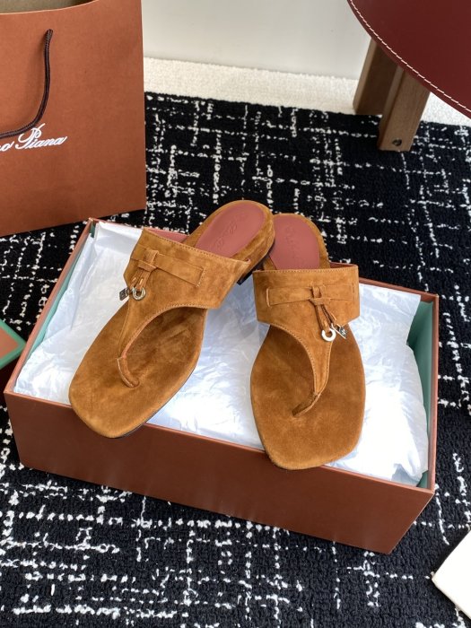 Шлепанцы фото 4