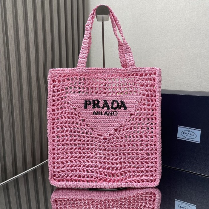 A bag wicker of рафии 36 cm