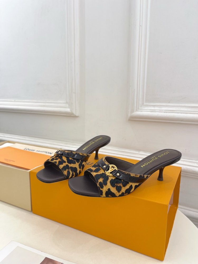 Босоножки фото 5