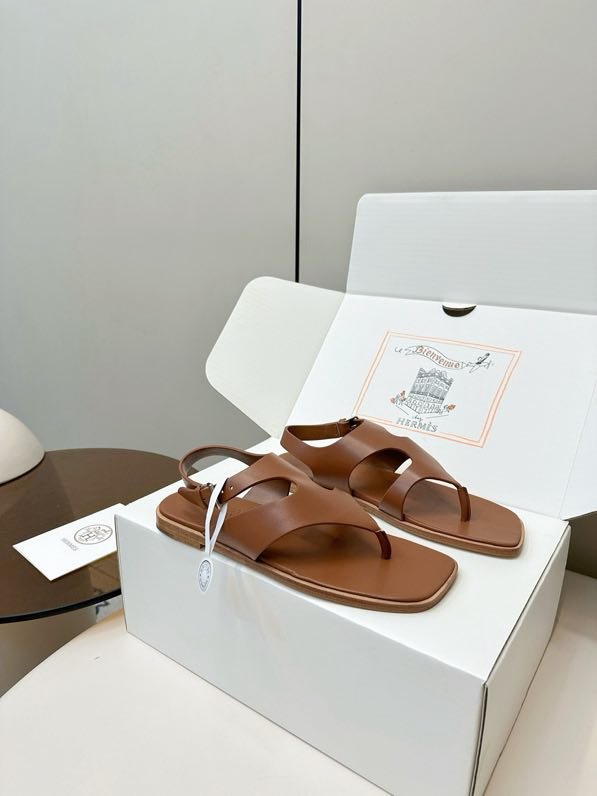 Сандалі шкіряні жіночі фото 2