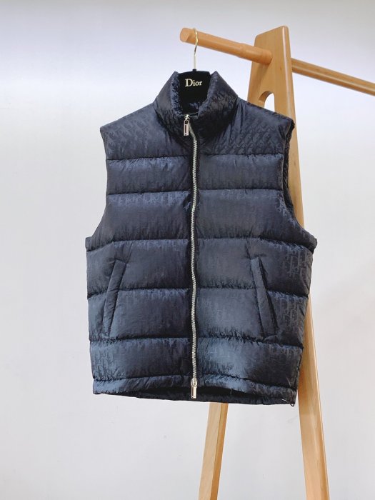 Vest men's