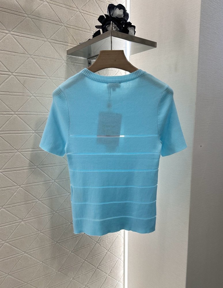 T-shirt women's фото 2